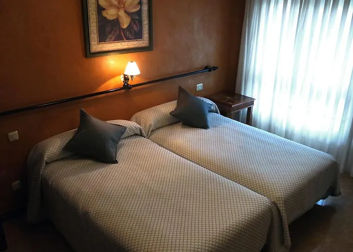 Отель Lena Пола-де-Лена